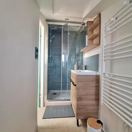 Lofty Hideout With 2 Bedrooms Appartement Nice