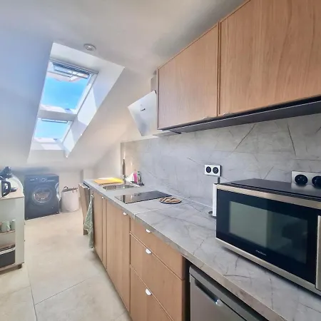 Lofty Hideout With 2 Bedrooms Appartement *