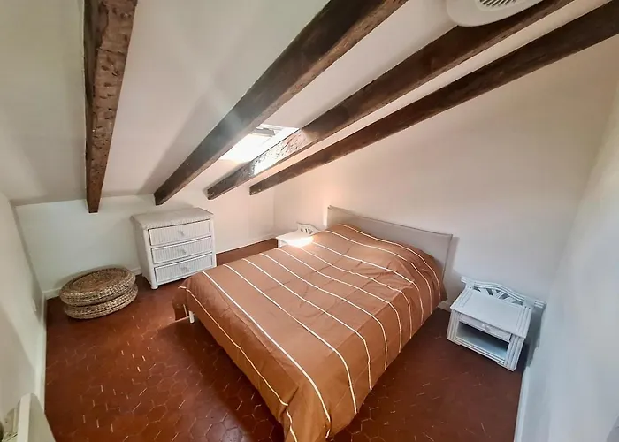 Lofty Hideout With 2 Bedrooms Lejlighed