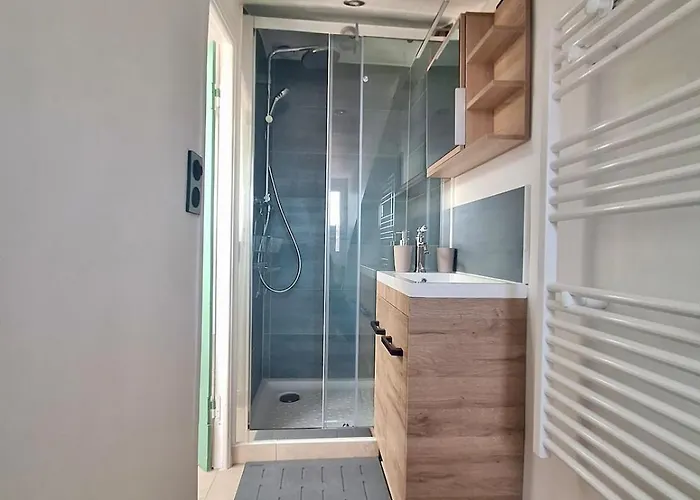 Lofty Hideout With 2 Bedrooms Apartamento Nice